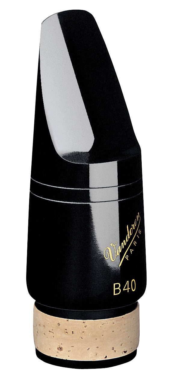 Vandoren B40 (CM343) - Same technical specifications as the B45 with a wider tip rail for a compact and centred sound