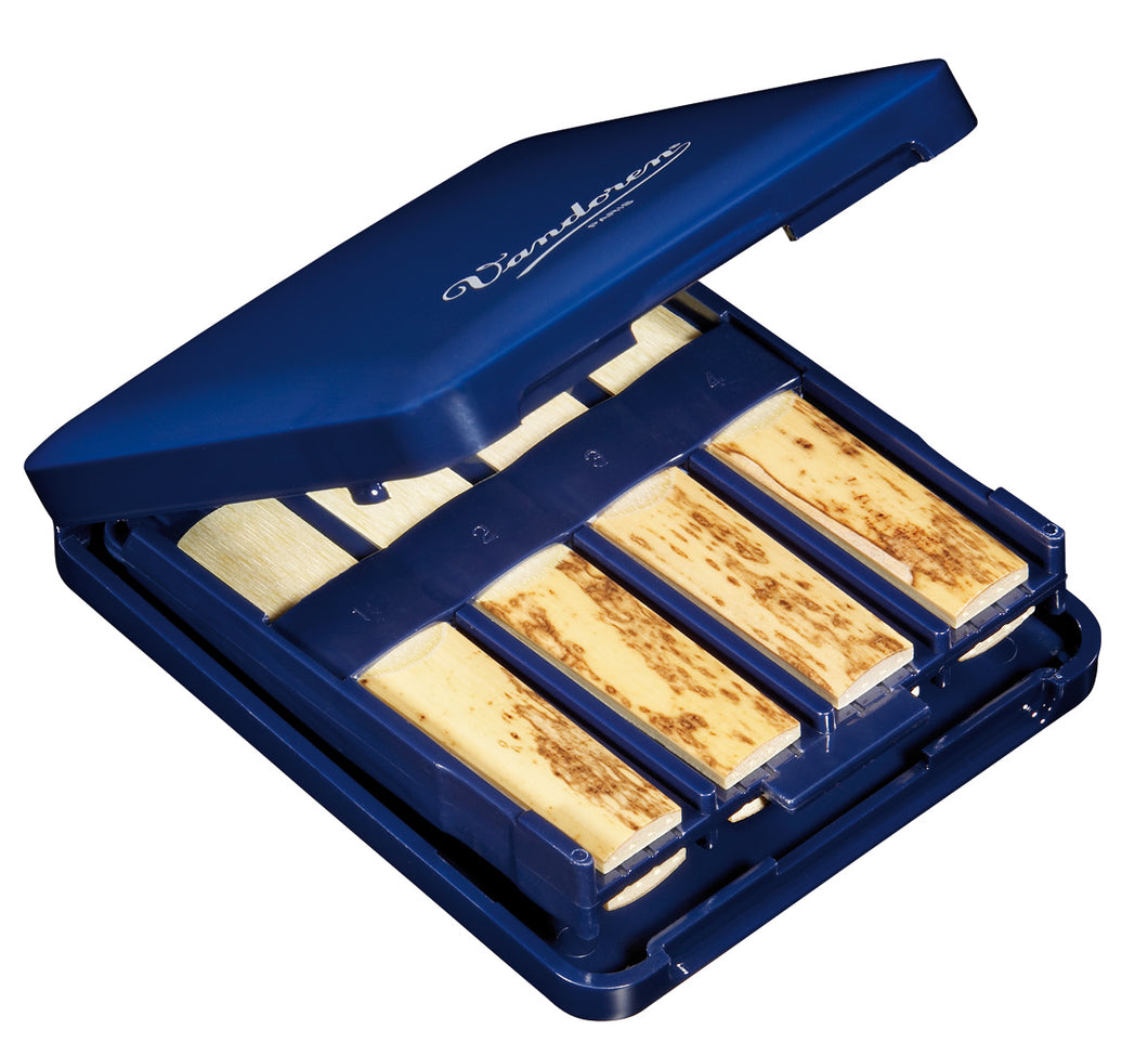 Vandoren VRC810 Reed Case - Holds 8 of any Bb, Eb clarinet, or soprano saxophone reeds.